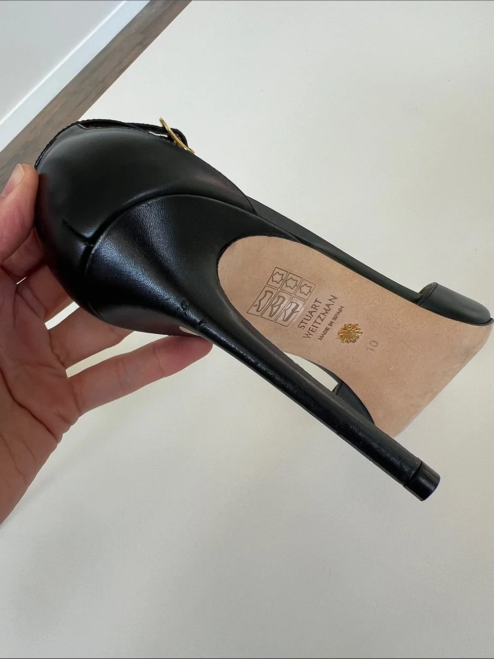 Stuart Weitzman 100 strap black leather pointed toe pumps heels 10